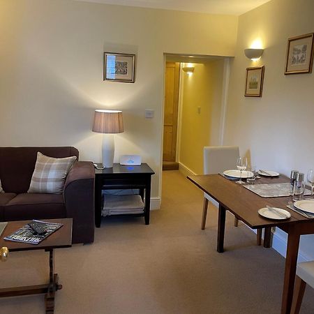 Ground Floor Garden Cottage, Near Stonehenge Shrewton Extérieur photo