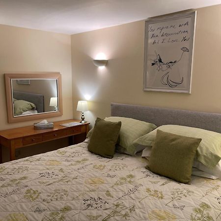 Ground Floor Garden Cottage, Near Stonehenge Shrewton Extérieur photo