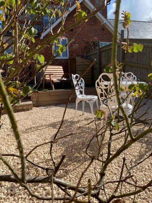 Ground Floor Garden Cottage, Near Stonehenge Shrewton Extérieur photo
