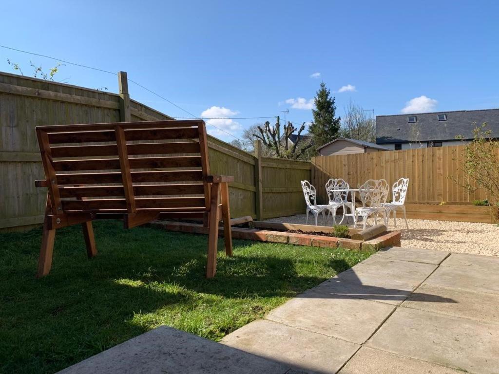 Ground Floor Garden Cottage, Near Stonehenge Shrewton Extérieur photo